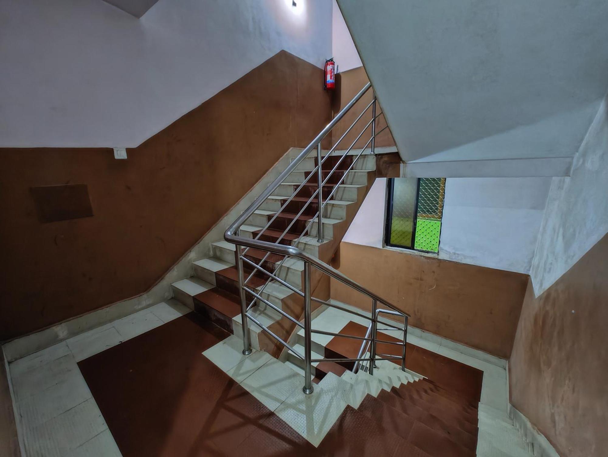 Goroomgo Samrat Palace Puri Near Sea Beach With Parking Facilities - Restaurant Available - Couple Friendly 外观 照片